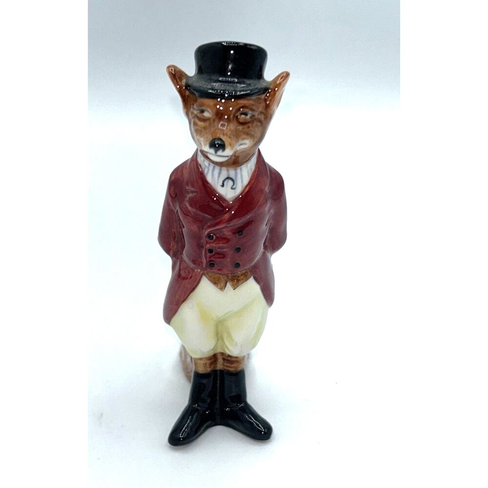 Vintage Royal Doulton Huntsman Standing holding cane Fox Figurine D6448